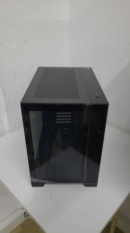 Lian Li 011 Dynamic Mini Siyah Midi-Tower (OUTLET)